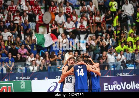 Montesilvano/Vasto, Montesilvano/Vasto, Italie, 22 septembre 2022, Exultation de l'équipe d'Italie lors du Championnat d'Europe U20 - Italie contre Pologne - Volleyball intenationals Banque D'Images