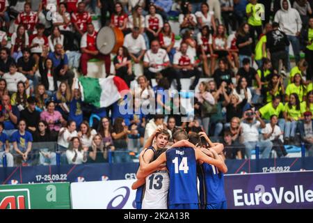 Montesilvano/Vasto, Italie, 22 septembre 2022, exultation de l'équipe d'Italie lors du Championnat d'Europe U20 - Italie contre Pologne, Intenationals de volley-ball à Montesilvano/Vasto, Italie, 22 septembre 2022 Banque D'Images