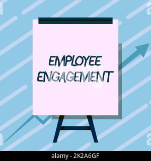 Affichage conceptuel engagement des employés. Concept commercial relation entre une organisation et ses employés Tableau blanc dessin avec flèche aller vers le haut Présentation graphique de croissance. Banque D'Images