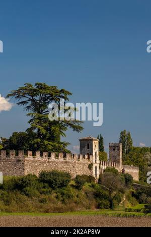 Castello di Castellaro Lagusello, site de l'UNESCO, région Lombardie, Italie Banque D'Images