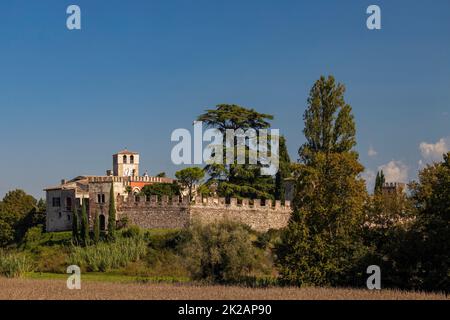 Castello di Castellaro Lagusello, site de l'UNESCO, région Lombardie, Italie Banque D'Images