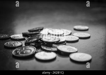 Image en noir et blanc des pièces, monnaie tchèque Banque D'Images