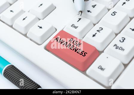 Affiche indiquant la sensibilisation aux risques. Vitrine de l'entreprise reconnaître les facteurs qui peuvent causer un effet mortel taper descriptions fonctionnelles du programme, création d'une nouvelle adresse e-mail Banque D'Images