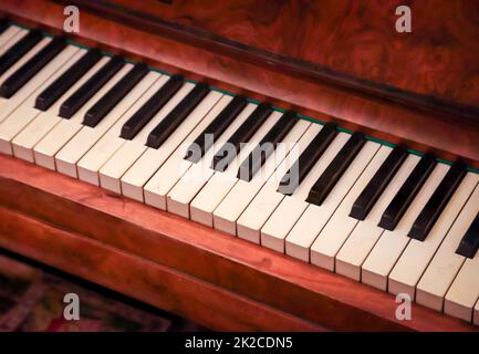 Une vue détaillée d'un piano, d'un piano à queue, de pianos. Banque D'Images