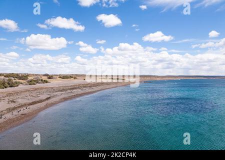 Vue sur la plage de Punta Tombo, Patagonie, Argentine Banque D'Images