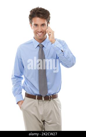 Clarté du téléphone portable. Studio photo d'un jeune homme d'affaires à l'aide d'un téléphone portable isolé sur blanc. Banque D'Images