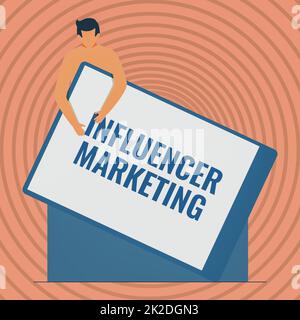 Panneau d'écriture manuscrite Influencer Marketing. Concept signification Endorser qui influence les clients potentiels de Target Gentleman dessin tenant Un énorme presse-papiers vierge. Banque D'Images