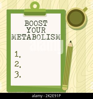 Inspiration montrant le signe Boost Your Metabolism. Concept d'affaires augmenter l'efficacité dans la combustion des graisses corporelles Illustration du crayon sur le dessus de la table à côté du presse-papiers et de la tasse à café. Banque D'Images