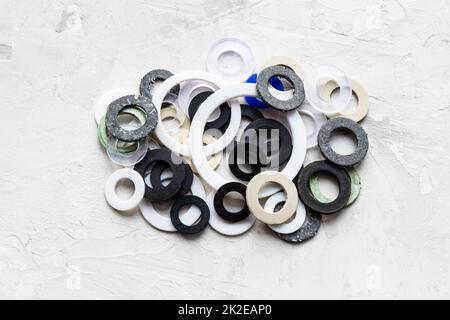 pile de différents joints pour les systèmes de plomberie d'eau Banque D'Images