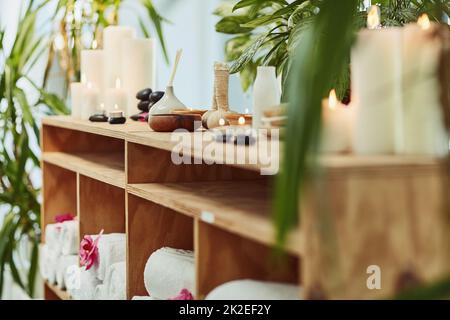 Le cadre idéal pour la sérénité. Photo de l'intérieur d'un spa de beauté. Banque D'Images