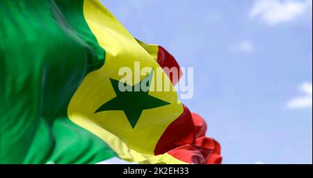 Drapeau Sénégal Agitant Dans Le Vent Contre Ciel Photo stock - Image du  mouvement, symbole: 271943812