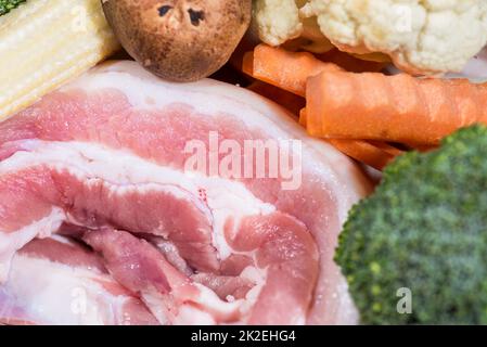 Viande de porc et légumes pour la préparation des aliments Banque D'Images