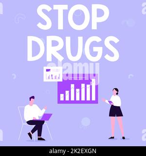 Texte d'écriture Stop Drugs. Le concept d'affaires met fin à la dépendance à l'égard de substances telles que l'héroïne ou la cocaïne l'homme utilisant ordinateur portable et de fille Standing Sharing idées pour l'amélioration. Banque D'Images