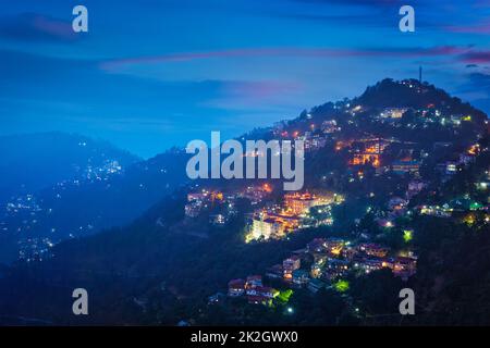 Vue nocturne de la ville de Shimla, Himachal Pradesh, Inde Banque D'Images