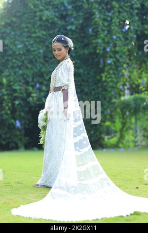 white decorated saree with bride sri lanka Stock Photo