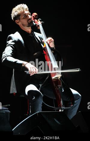 Vérone, Italie. 22nd septembre 2022. Le 2Cellos - Luka Sulic pendant 2Cellos - Tour du monde, concert de musique à Vérone, Italie, 22 septembre 2022 crédit: Agence de photo indépendante/Alamy Live News Banque D'Images