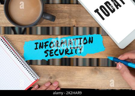 Inspiration montrant le signe sécurité des informations. Idée d'entreprise INFOSEC empêcher la protection des accès non autorisés Banque D'Images