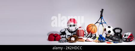 Gros plan des ballons de sport et de l'équipement Banque D'Images