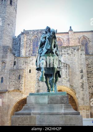 Statue du comte Ramon Berenguer IV sur la Placa Ramon Berenguer el Gran à Barcelone, Espagne Banque D'Images