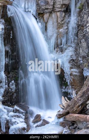 Kuhflucht chute près de Farchant, Garmisch Partenkirchen, en hiver Banque D'Images