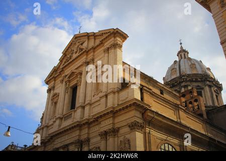 Rome - Le portail baroque de l'église Basilica di Sant Andrea della Valle Banque D'Images