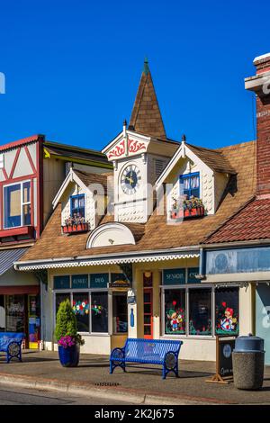 Vue panoramique sur la rue de Poulsbo, comté de Kitsap, Washington, États-Unis Banque D'Images