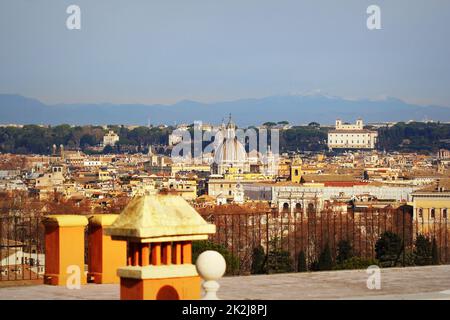 Paysage urbain de Rome, Italie, une vue de la colline du Janicule (le mont Janicule) Banque D'Images