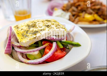 Salade grecque traditionnelle, Grèce Banque D'Images