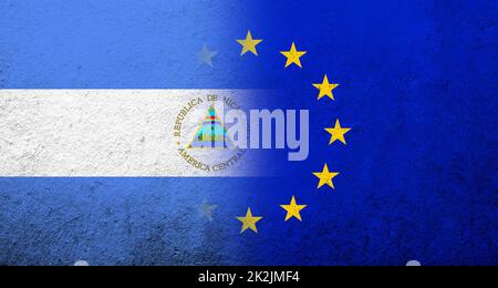Drapeau de l'Union européenne avec le drapeau national du Nicaragua. Grunge l'arrière-plan Banque D'Images