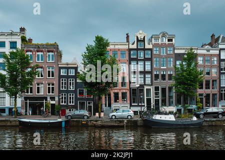 Canal Singel à Amsterdam avec maisons. Amsterdam, pays-Bas Banque D'Images