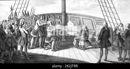 John Byng (1704-57) Commandant naval anglais, promu contre-amiral en 1756 dans la flotte méditerranéenne britannique. Après son échec à lever le blocus français et à soulager Minorque, il a été arrêté, ramené en Angleterre où il a été reconnu coupable de négligence de devoir. Condamné à mort, il a été abattu à bord de son navire, le HMS 'Monarque' à Portsmouth 'pour encourager les autres'. D'une gravure contemporaine. Peine capitale. Exécution. Banque D'Images