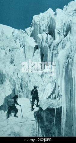 Photographie d'une partie escalade la face nord du mont Everest. En date du 20e siècle Banque D'Images