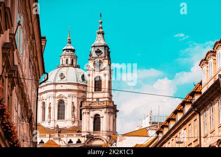 Petite ville avec église saint-Nicolas à Prague, République tchèque Banque D'Images