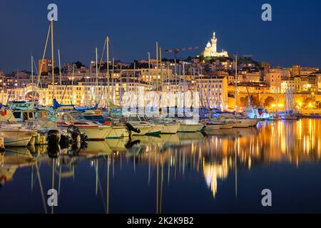 Le Vieux Port de Marseille dans la nuit. Marseille, France Banque D'Images