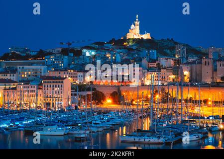 Le Vieux Port de Marseille dans la nuit. Marseille, France Banque D'Images