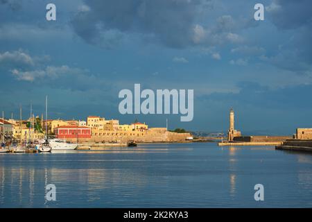 Vieux port pittoresque de la Canée, île de Crète. Grèce Banque D'Images