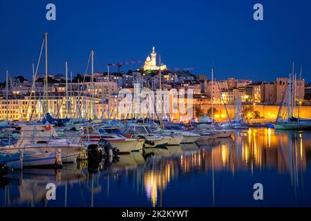 Le Vieux Port de Marseille dans la nuit. Marseille, France Banque D'Images