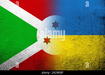 La République du Burundi drapeau national avec drapeau national de l'Ukraine. Grunge l'arrière-plan Banque D'Images