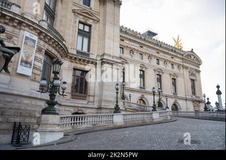 Le Palais Garnier aussi connu sous le nom d'Opéra Garnier construit 1861-1875, monument historique à Paris, France. Vue du bâtiment, mise au point sélective. Banque D'Images