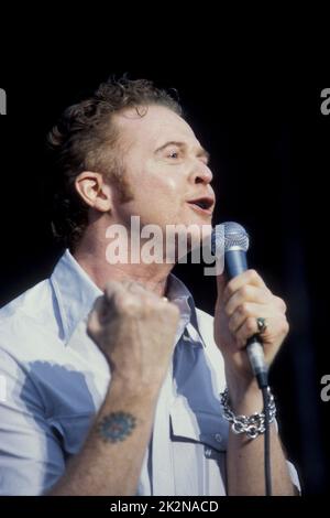 MICK HUCKNALL de SIMPLY RED 14 juillet 1999; Credit: Mel Longhurst / Performing Arts Images www.performingartsimages.com Banque D'Images