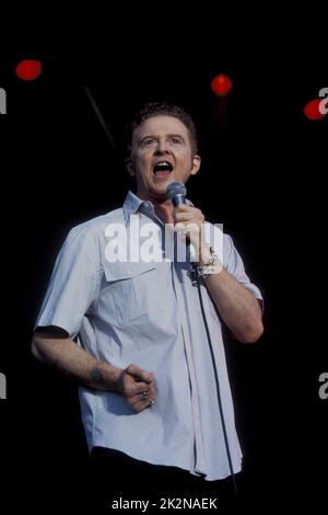 MICK HUCKNALL de SIMPLY RED 14 juillet 1999; Credit: Mel Longhurst / Performing Arts Images www.performingartsimages.com Banque D'Images