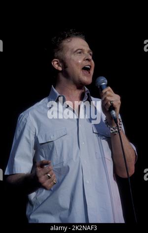 MICK HUCKNALL de SIMPLY RED 14 juillet 1999; Credit: Mel Longhurst / Performing Arts Images www.performingartsimages.com Banque D'Images