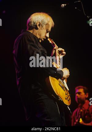 MARK KNOPFLER ; chanteur britannique, auteur-compositeur et guitariste ; vivre à Londres, Royaume-Uni ; crédit : Mel Longhurst / Performing Arts Images ; www.performingartsimages.com Banque D'Images