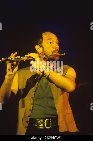 JETHRO TULL ; Ian Anderson ; vivre au Hammersmith Apollo, Londres, Royaume-Uni ; 1995 ; crédit : Mel Longhurst / Performing Arts Images ; www.performingartsimages.com Banque D'Images