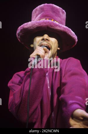 JAMIROQUAI ; Jay Kay (voix) ; vivre au Royal Albert Hall, Londres, Royaume-Uni ; 1996 ; crédit : Mel Longhurst / Performing Arts Images ; www.performingartsimages.com Banque D'Images