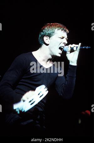 THE STRANGLERS ; Paul Roberts (voix en chef) ; vivre à Londres, Royaume-Uni ; 22 octobre 1999 ; crédit : Mel Longhurst / Performing Arts Images ; www.performingartsimages.com Banque D'Images