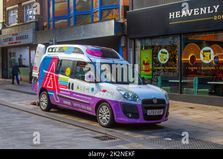 ÂGE PROBLÈME Fiat Doblo 16V multijet Combi CAMIONNETTE DE LIVRAISON garée à Preston, Royaume-Uni Banque D'Images