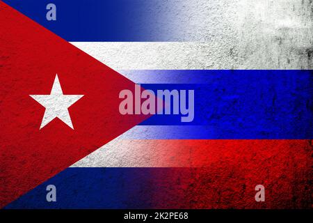 Drapeau national de la Fédération de Russie avec la République de Cuba drapeau national. Grunge l'arrière-plan Banque D'Images