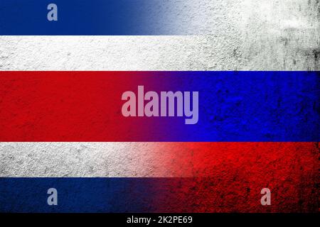 Drapeau national de la Fédération de Russie avec la République du Costa Rica drapeau national. Grunge l'arrière-plan Banque D'Images