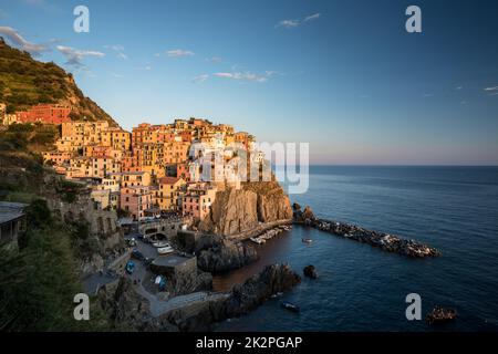 Manarola Village, Cinque Terre Côte de l'Italie. Manarola est une belle petite ville dans la province de La Spezia, Ligurie, Italie du nord. Banque D'Images